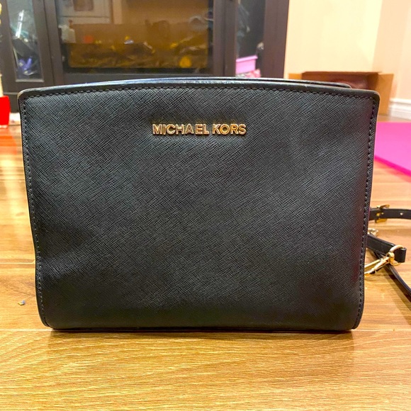 Michael Kors Black Shoulder Bag - Picture 8 of 9
